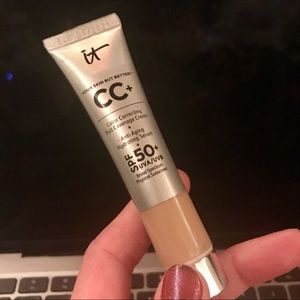 It cosmetics mini cc+ cream in light